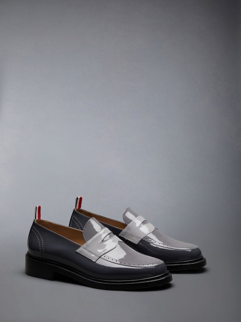 Grey Men Thom Browne Classic Patent Penny Loafers | ZQO54C35468