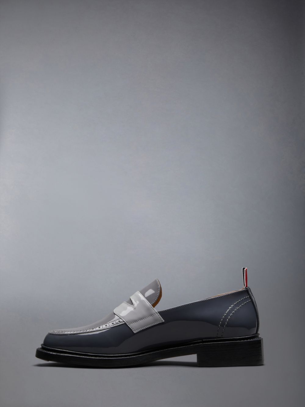 Grey Men Thom Browne Classic Patent Penny Loafers | ZQO54C35468