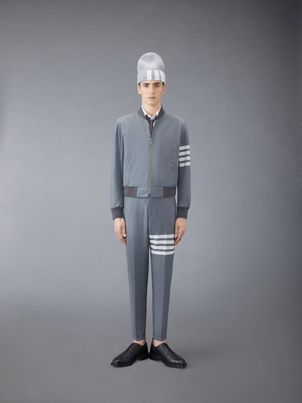 Grey Men Thom Browne Plain Weave 4-Bar Low Rise Pants | MGU17H98782