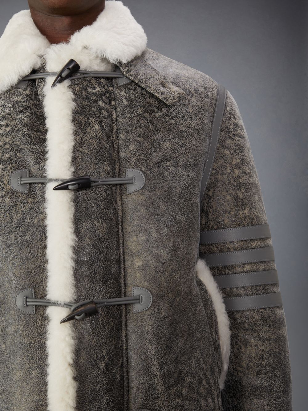 Grey Men Thom Browne Shearling Cropped Duffle Coats | VUO68U11032