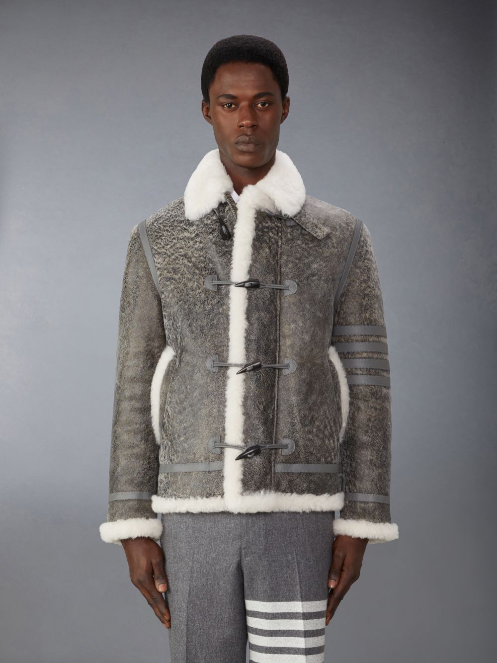 Grey Men Thom Browne Shearling Cropped Duffle Coats | VUO68U11032