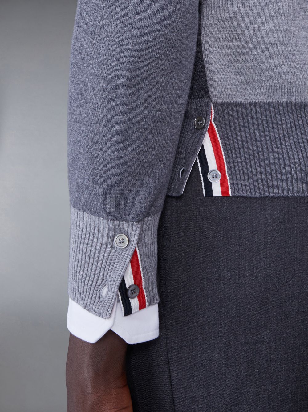 Grey Men Thom Browne Tonal Cotton V-Neck 4-Bar Cardigan | ROG52E87989