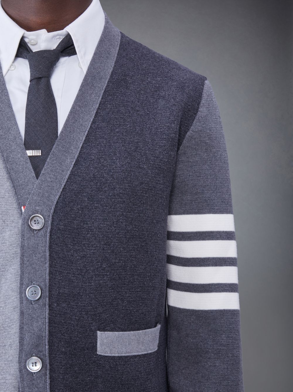 Grey Men Thom Browne Tonal Cotton V-Neck 4-Bar Cardigan | ROG52E87989